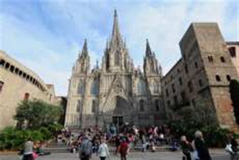 what is considered city center in barcelona|Old town of Barcelona with the districts Raval, El Born and Barri Gòtic.